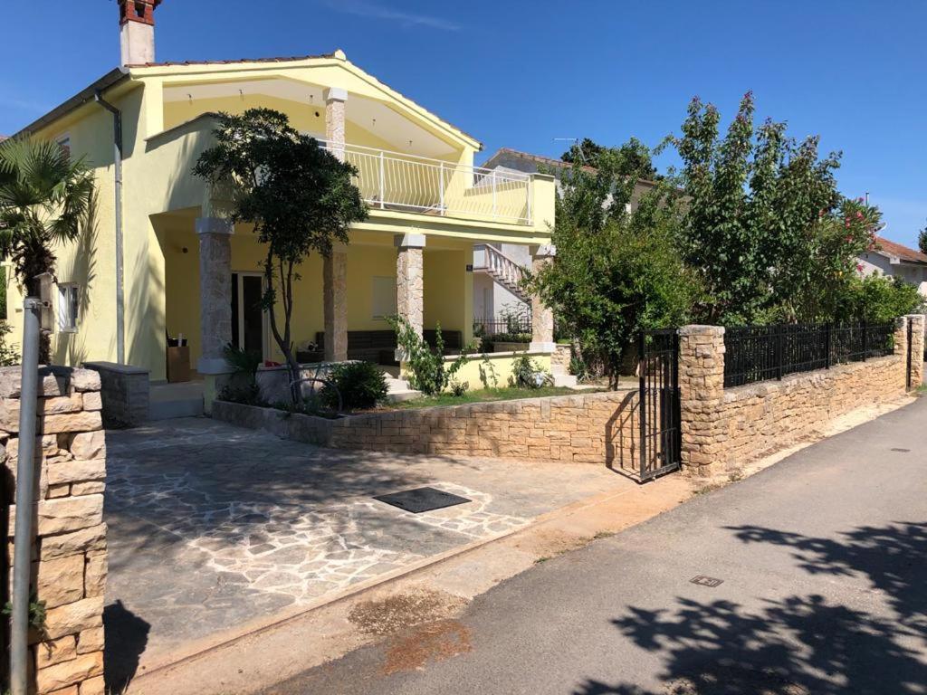Five Bedroom House Near Sandy Beach Villa Major Medulin Exterior photo
